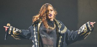 Rihanna @ Verizon Center